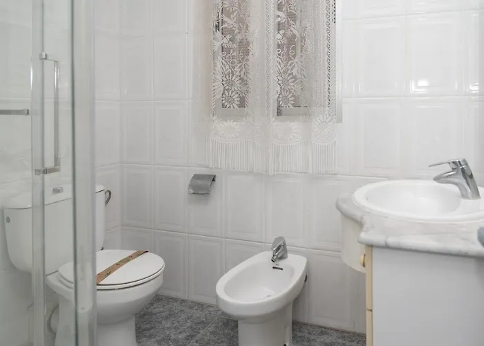 Pasaje Alzira 4b, 1-3 Apartment