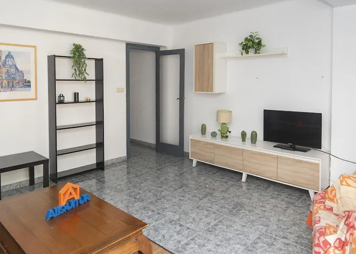 Pasaje Alzira 4b, 1-3 *